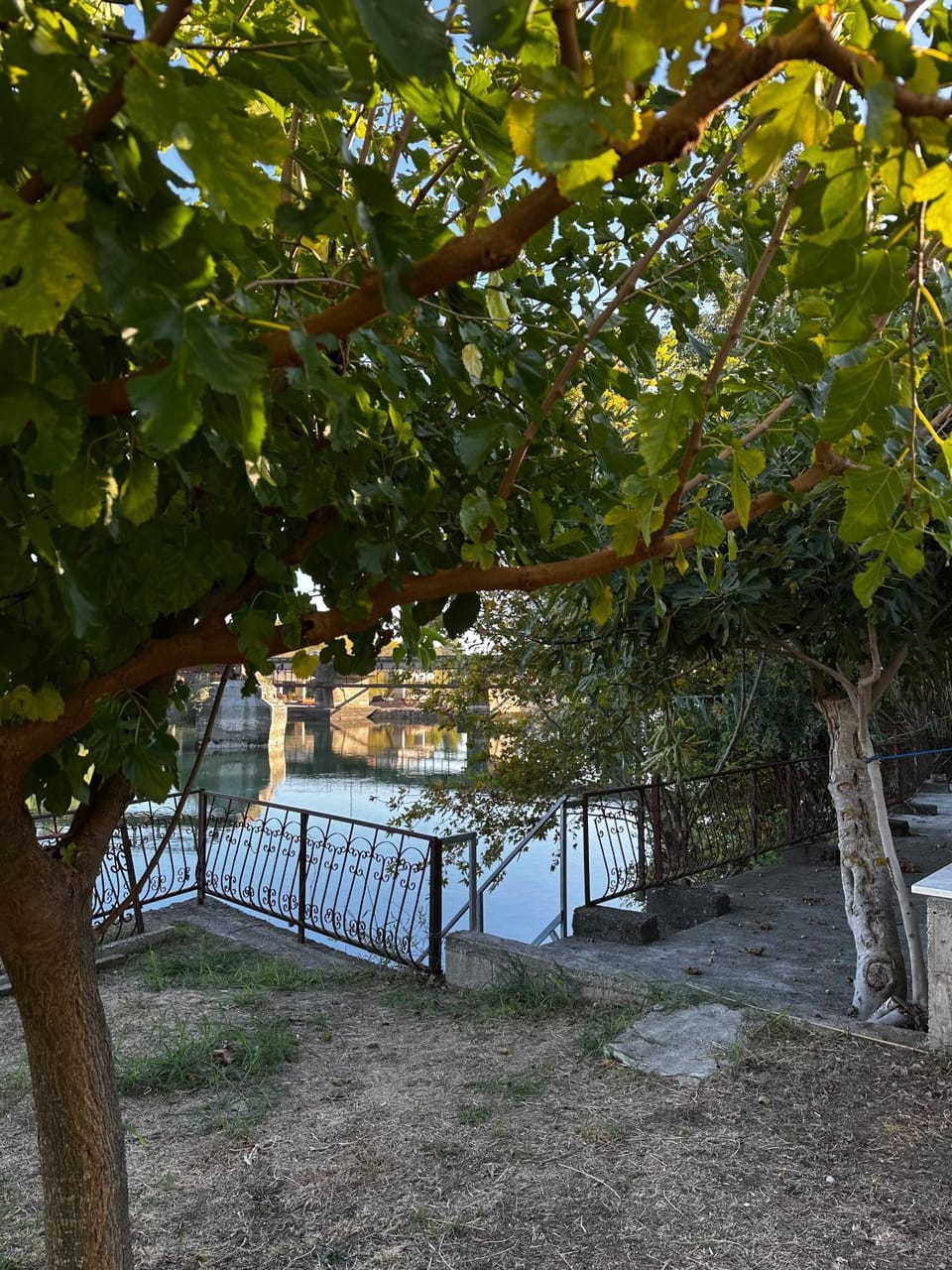 Drini river view Apartment in Europe