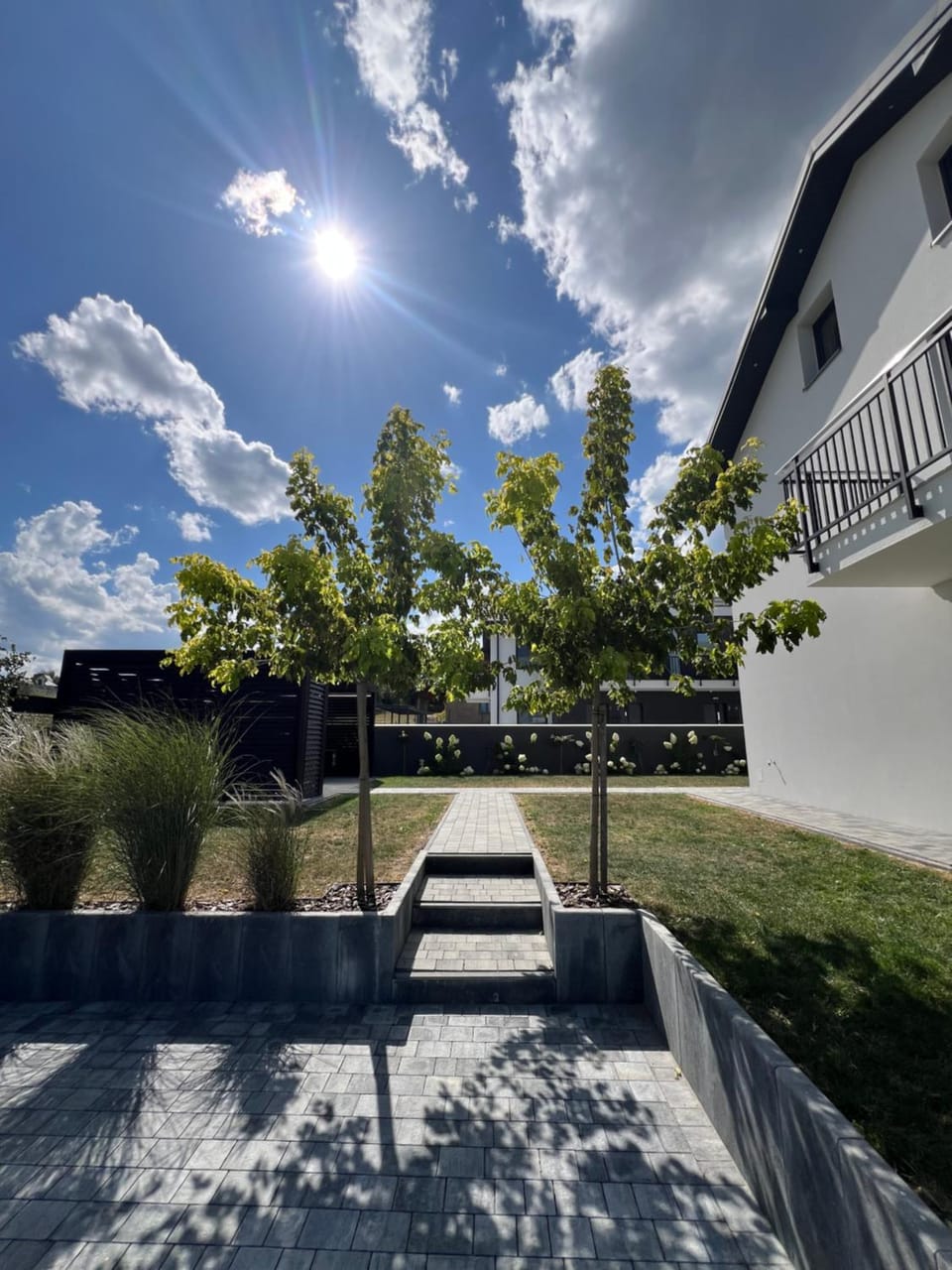 Property building, Spring, Day, Garden, Garden view