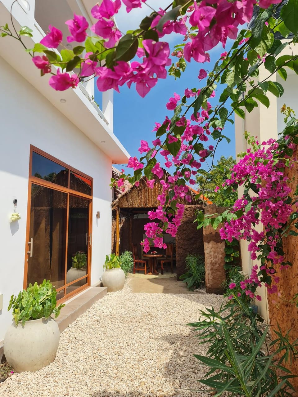 Property building, Day, Garden, Garden view