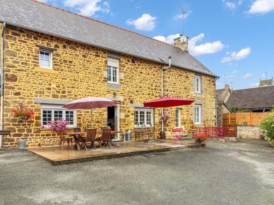 Grand Gîte Familial, Jardin Privé Bed and Breakfast in Normandy