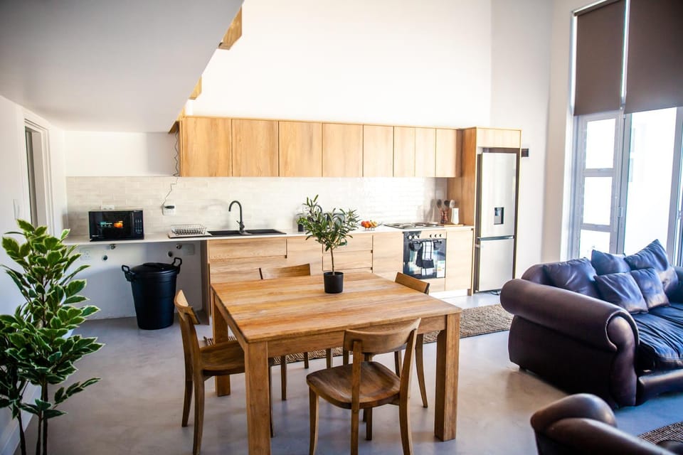 Kitchen or kitchenette, Living room, Seating area, stove