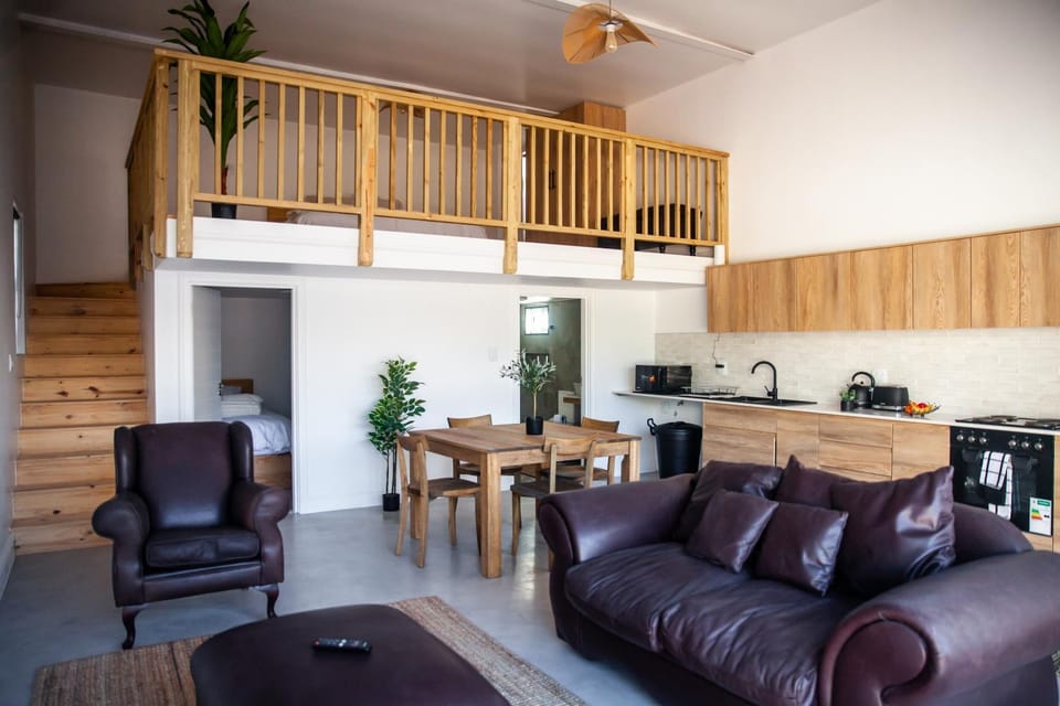 Kitchen or kitchenette, Living room, Seating area, stove