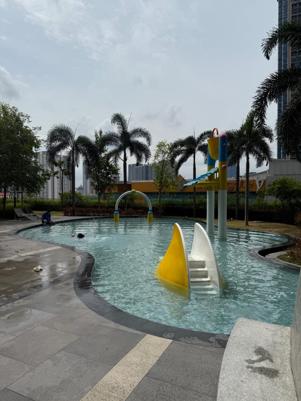 Swimming pool, children