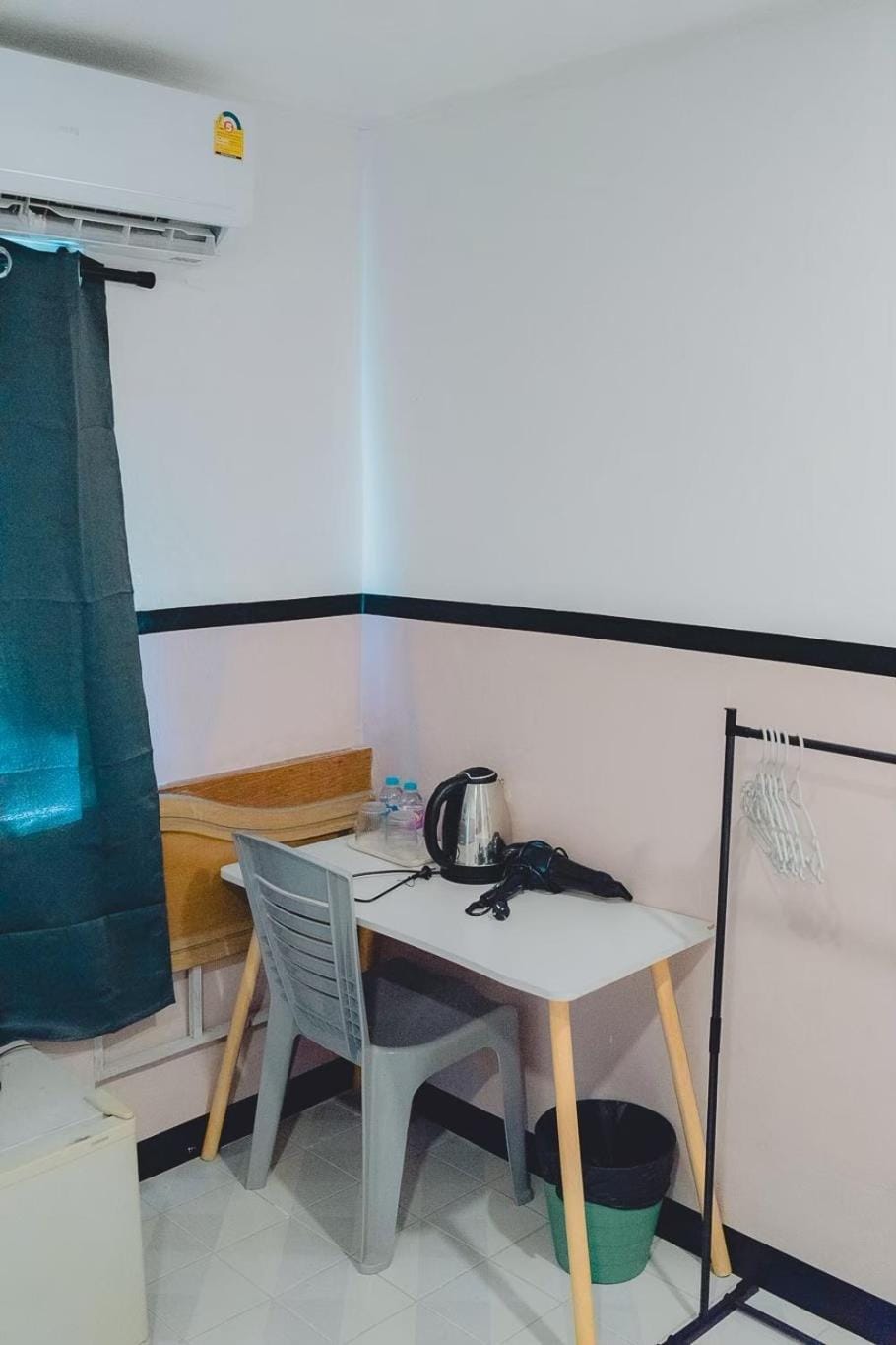 Dining area, air conditioner
