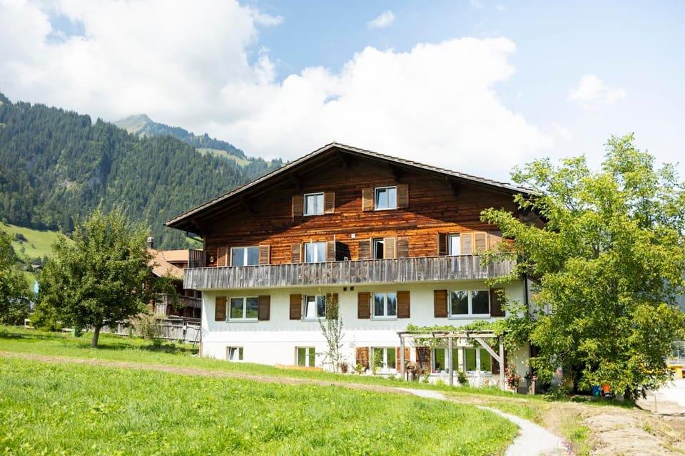 Ferienwohnung mit Balkon nahe Interlaken & Adelboden Apartment in Canton of Valais
