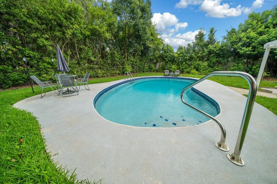 Pool view, Swimming pool