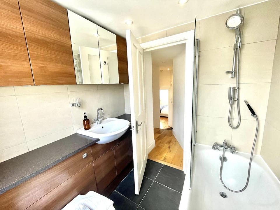 Flat B - Montagu St Residence Apartment in City of Westminster