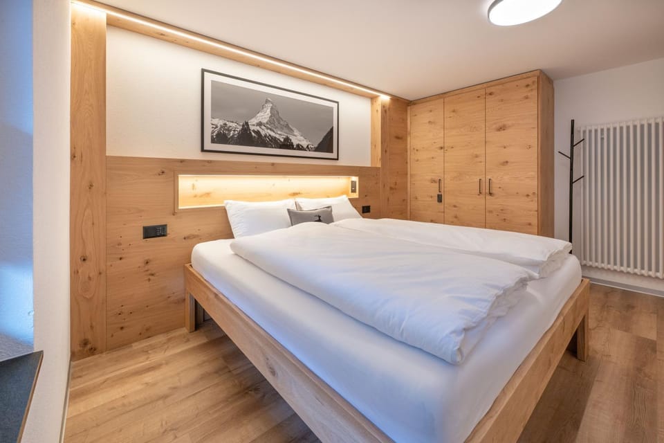 Bed, Photo of the whole room