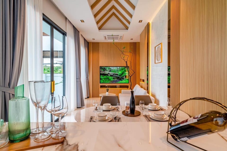 MODERN NEW RELAX VILLA SoL & PooL Villa in Phuket