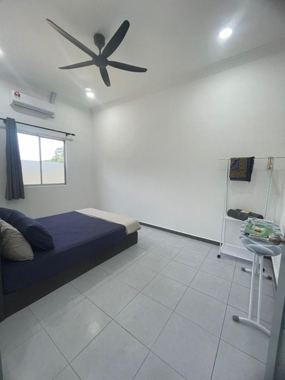 Bed, Bedroom, air conditioner