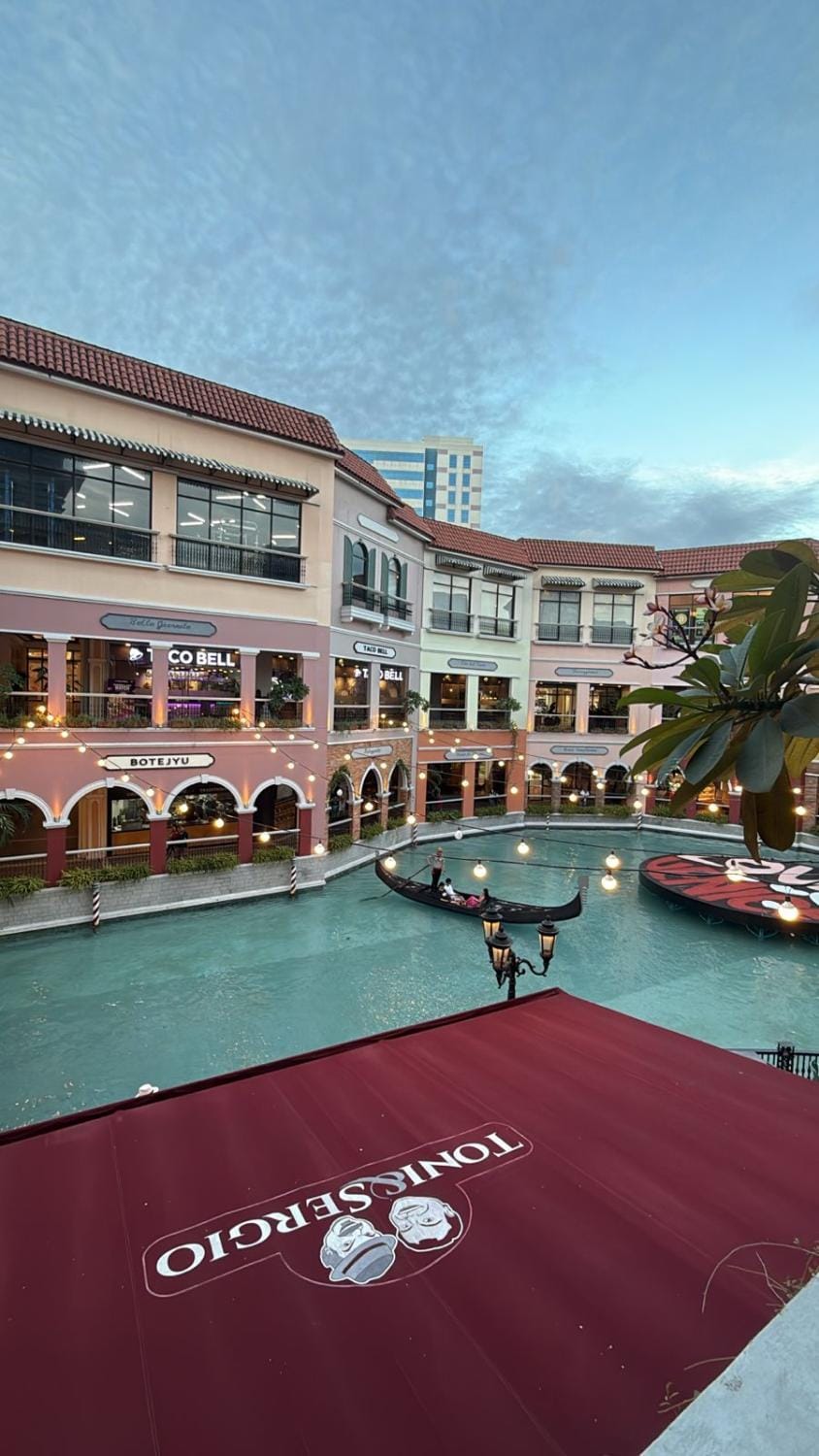 1BR Suite BGC Venice Grand Canal Staycation Apartment hotel in Makati