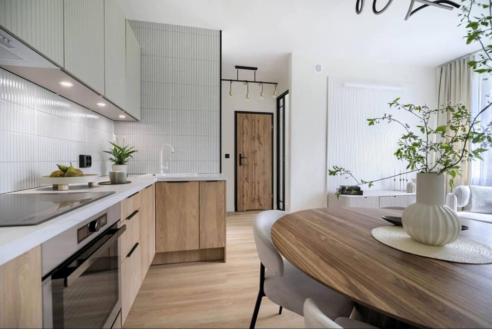 Kitchen or kitchenette, Dining area, stove