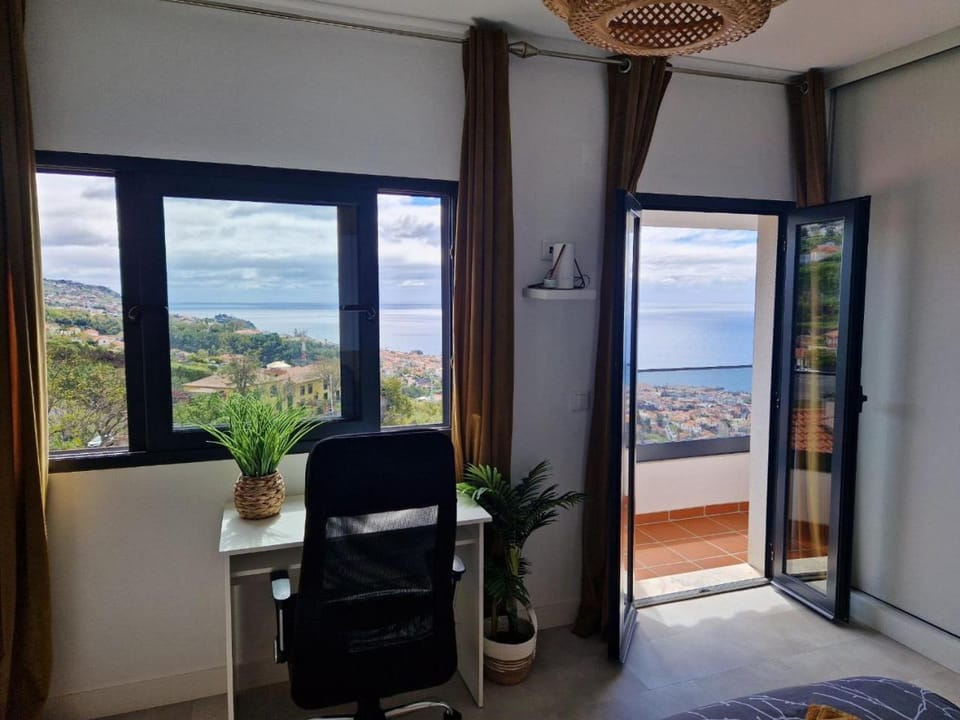View (from property/room), Balcony/Terrace, Photo of the whole room, City view, Garden view, Mountain view, Sea view