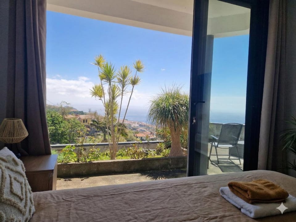 Bed, City view, Garden view, Mountain view, Sea view