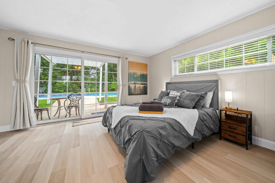 Bed, Bedroom