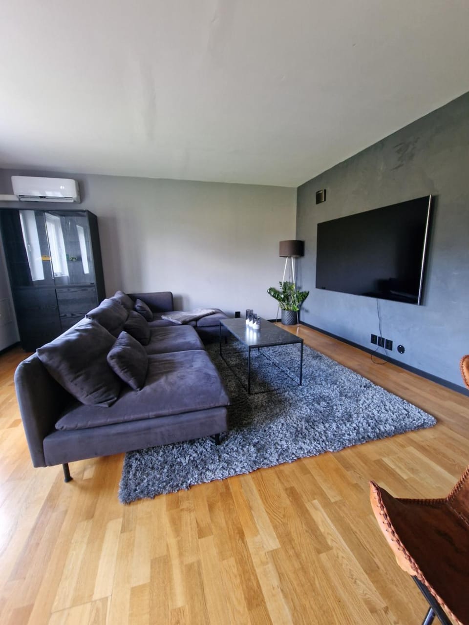 Communal lounge/ TV room, TV and multimedia, Living room, Seating area, Evening entertainment