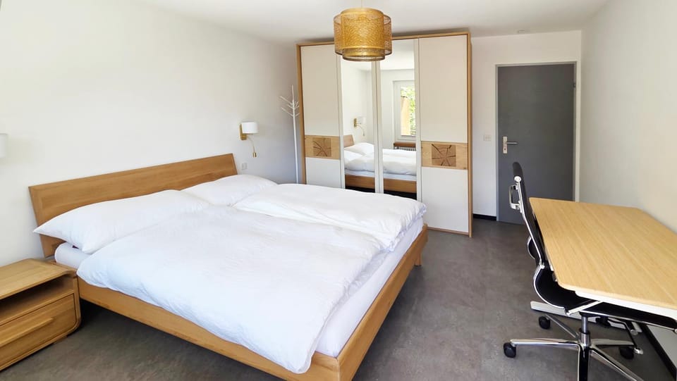 Photo of the whole room, Bedroom