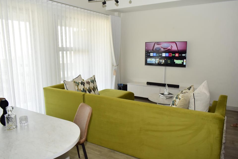 Communal lounge/ TV room, TV and multimedia, Living room, Seating area