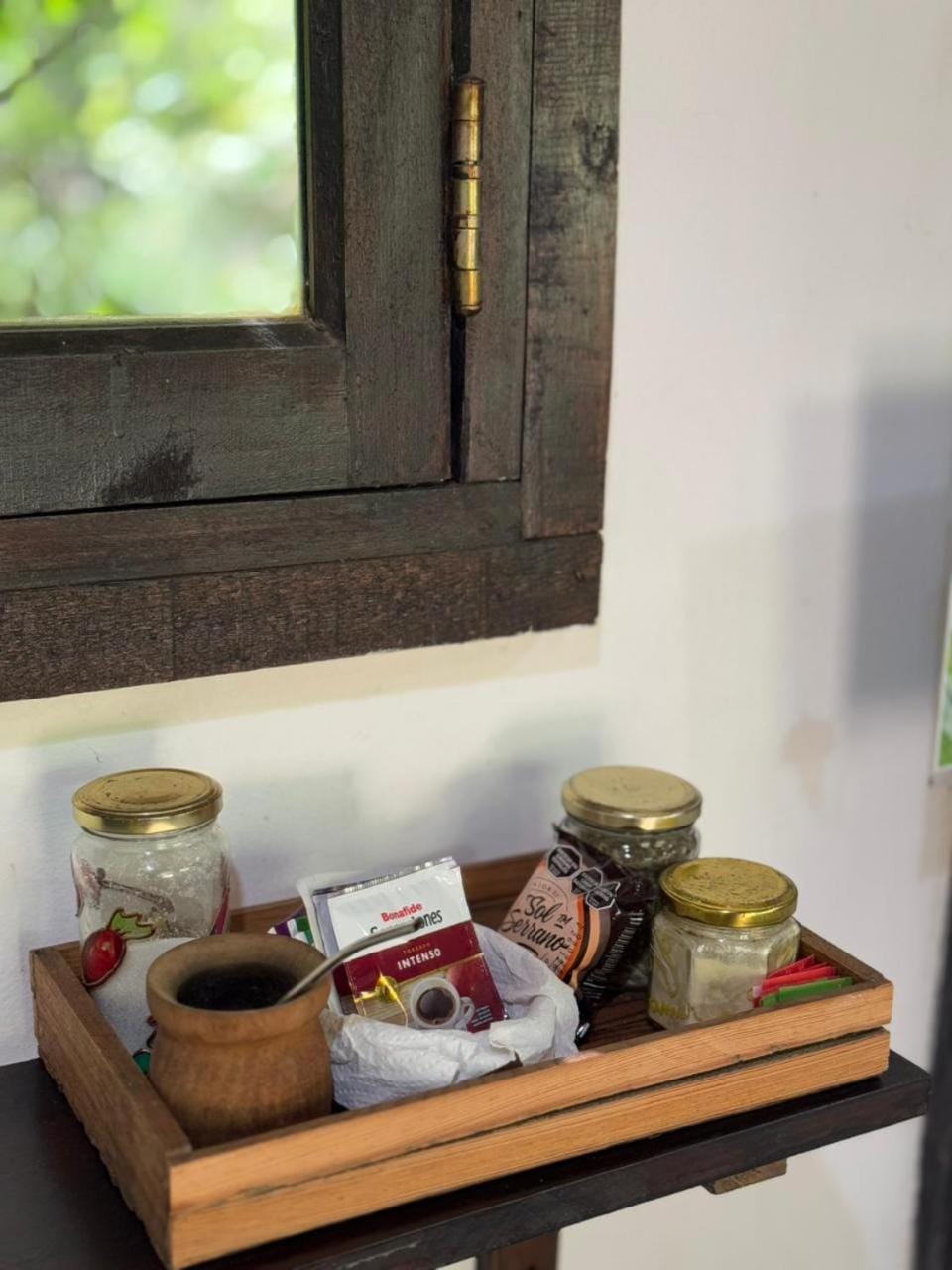 Coffee/tea facilities, Food and drinks, Food