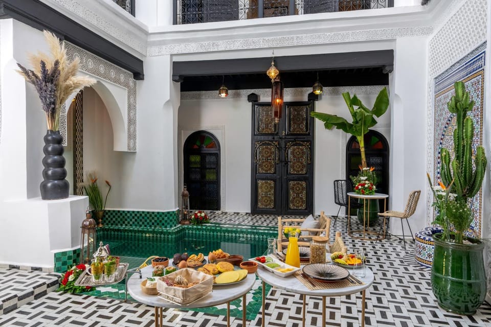 Food and drinks, Swimming pool