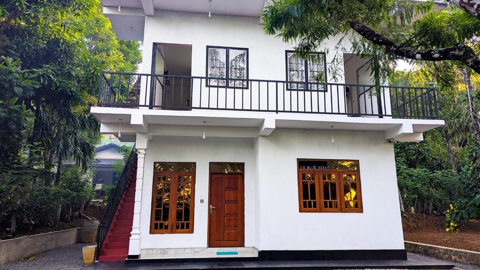 Property building, Day, Garden, Balcony/Terrace, Garden view