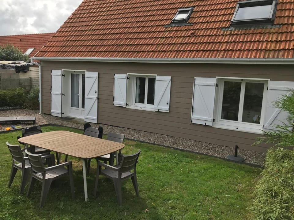 Property building, Garden