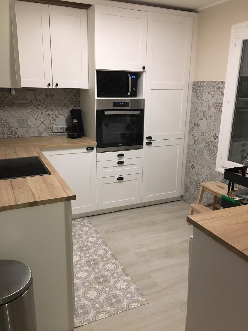 Kitchen or kitchenette, oven, stove