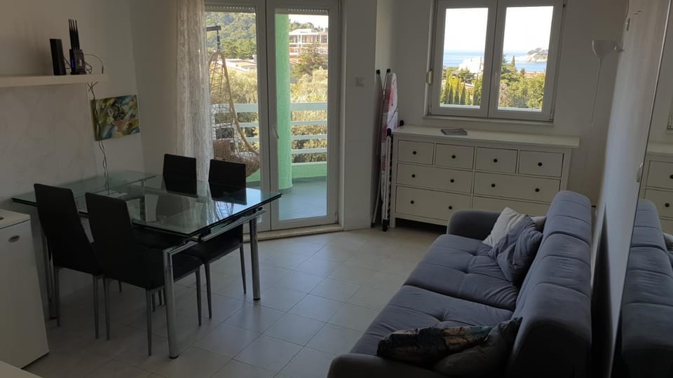 Living room, Seating area, Dining area, Sea view