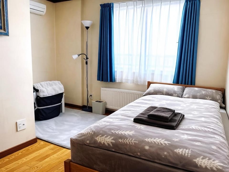 Oversized space for families free parking 2cars Villa in Sapporo