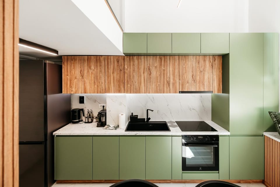 Coffee/tea facilities, Kitchen or kitchenette, stove
