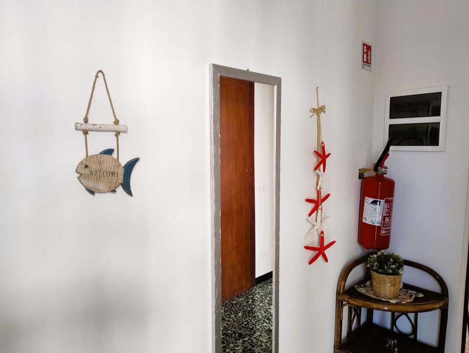 Decorative detail, Floor plan