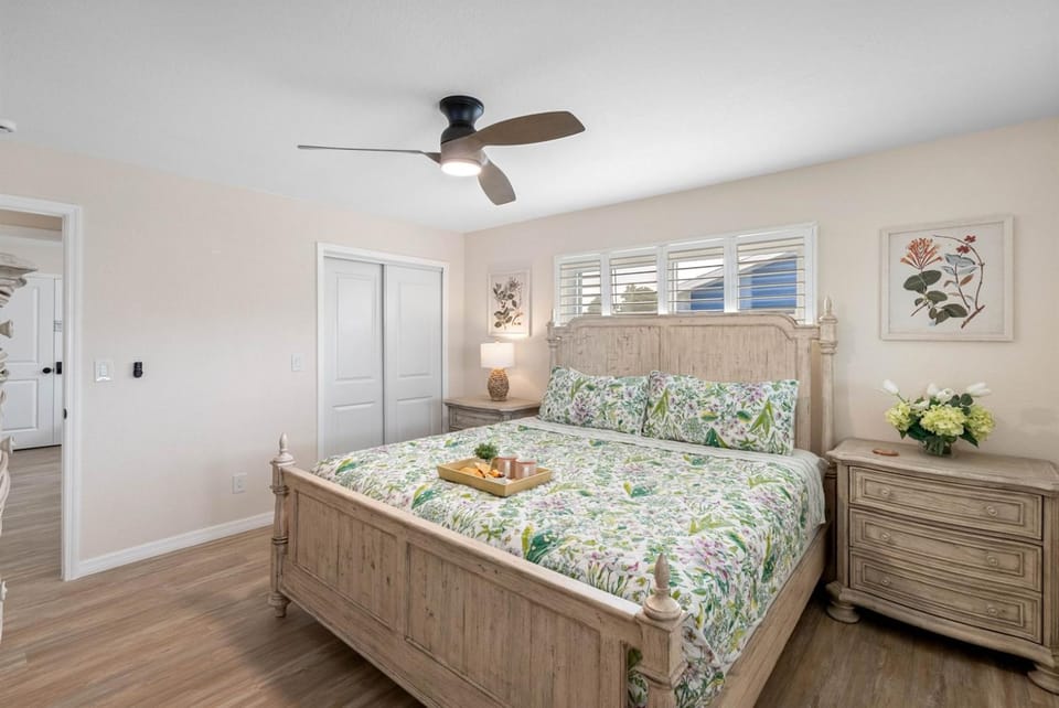 Brand New Saltwater Pool! - Waterfront Canal - Luxury Home Villa in Apollo Beach
