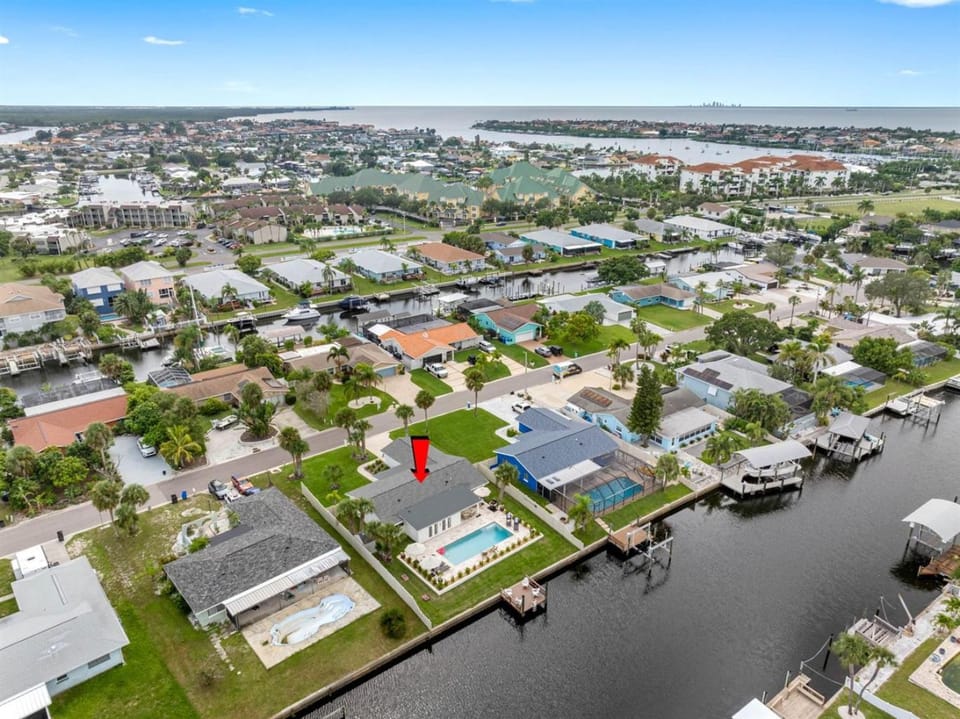 Brand New Saltwater Pool! - Waterfront Canal - Luxury Home Villa in Apollo Beach