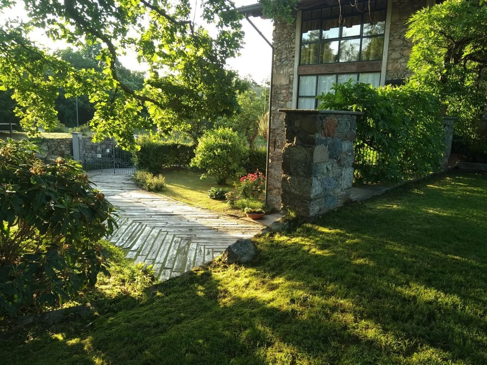 Facade/entrance, Balcony/Terrace