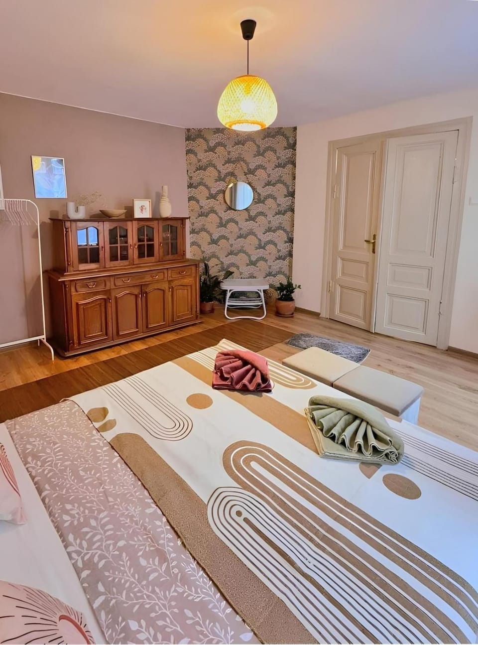 Dream Hill Nest-Boho Vintage Hideaway Apartment in Plovdiv