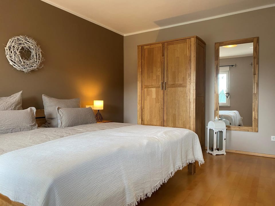 Bed, Bedroom, wardrobe