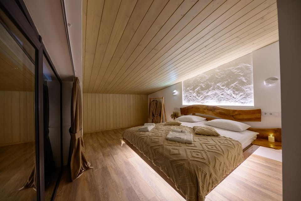Bed, Bedroom, towels, wardrobe