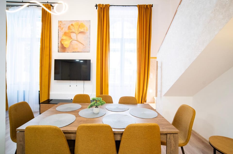TV and multimedia, Dining area