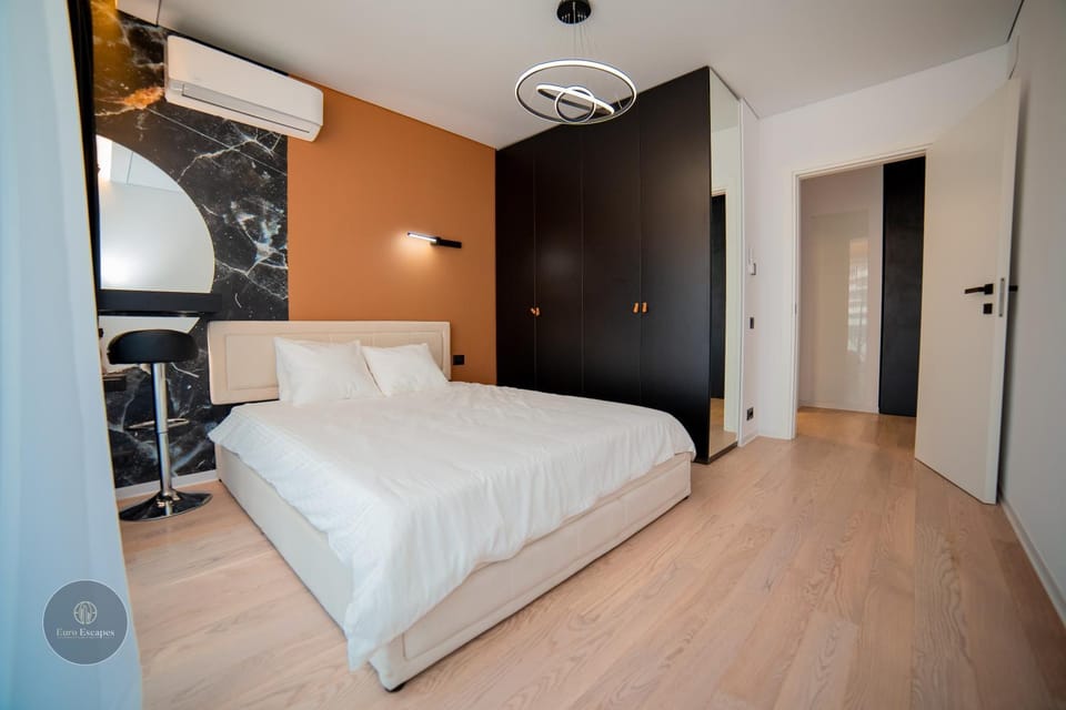 Bed, Photo of the whole room, Bedroom, wardrobe, air conditioner