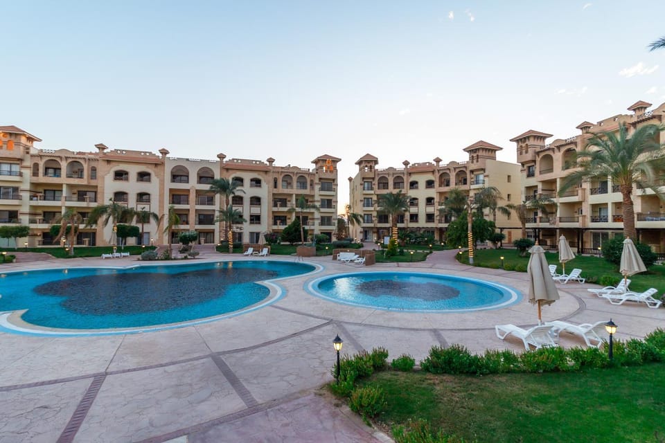 Pool view, Swimming pool