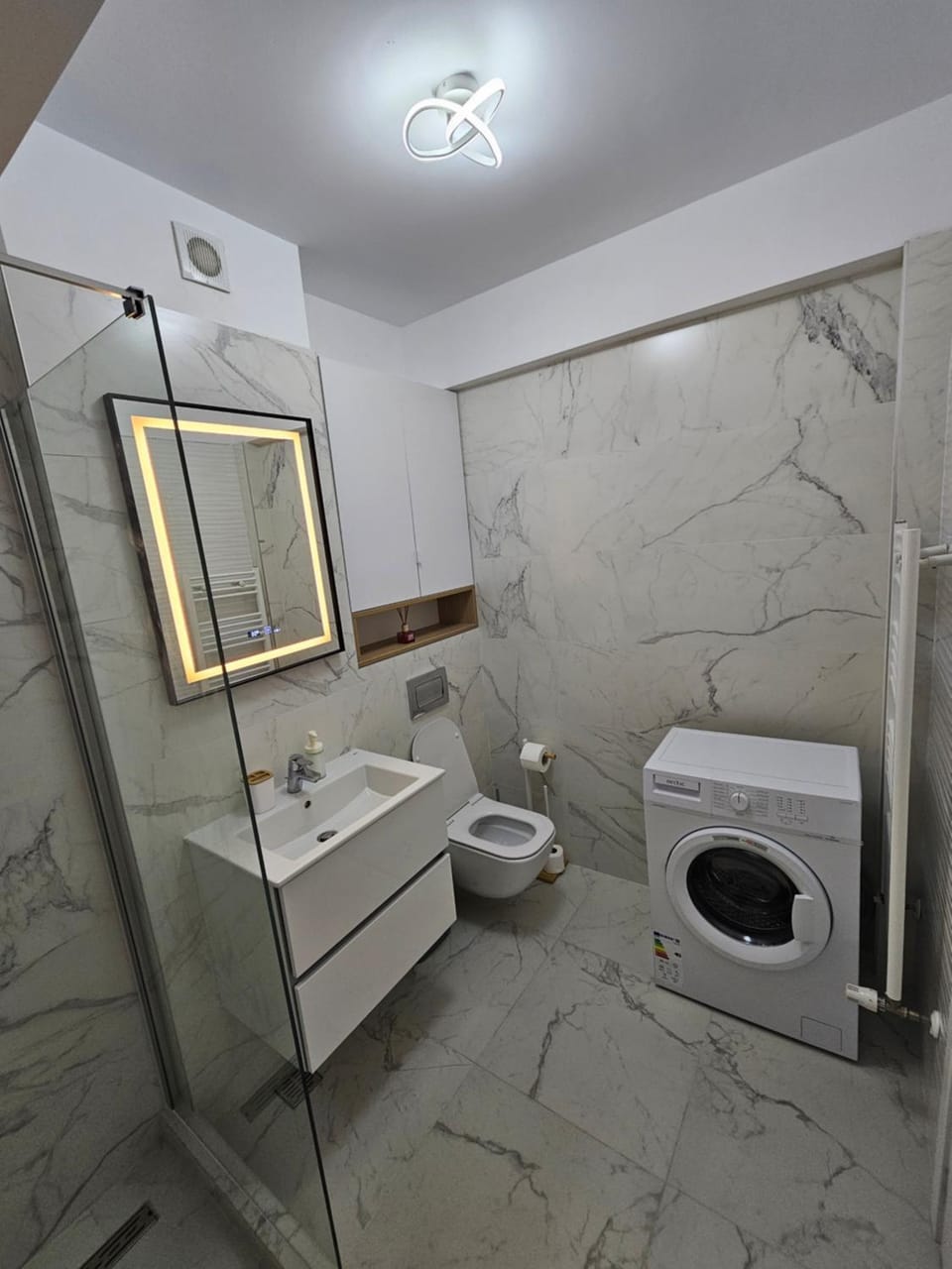 Shower, Toilet, Bathroom, washing machine