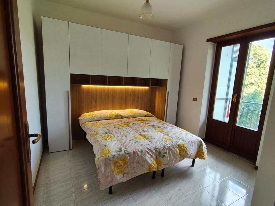 Bed, Photo of the whole room, Bedroom, wardrobe
