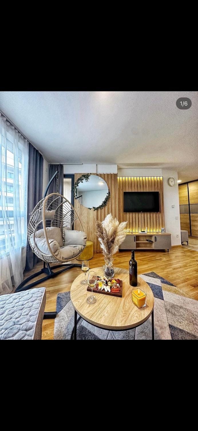 Bed, Photo of the whole room, Seating area