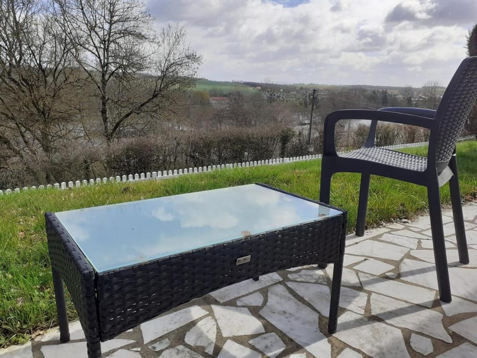 Détente au bord de la rivière Apartment in Nouvelle-Aquitaine