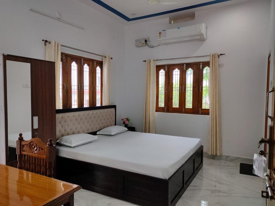 Bedroom, air conditioner
