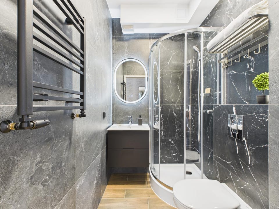 Shower, Bathroom