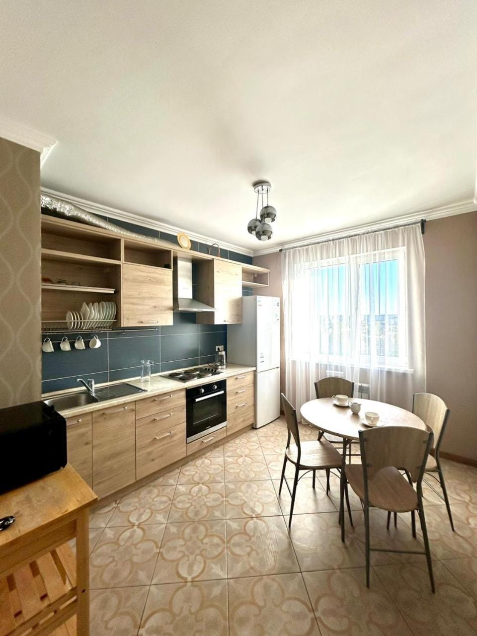 Kitchen or kitchenette, Dining area, oven, stove