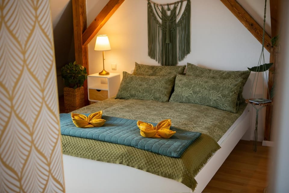 Bed, Bedroom