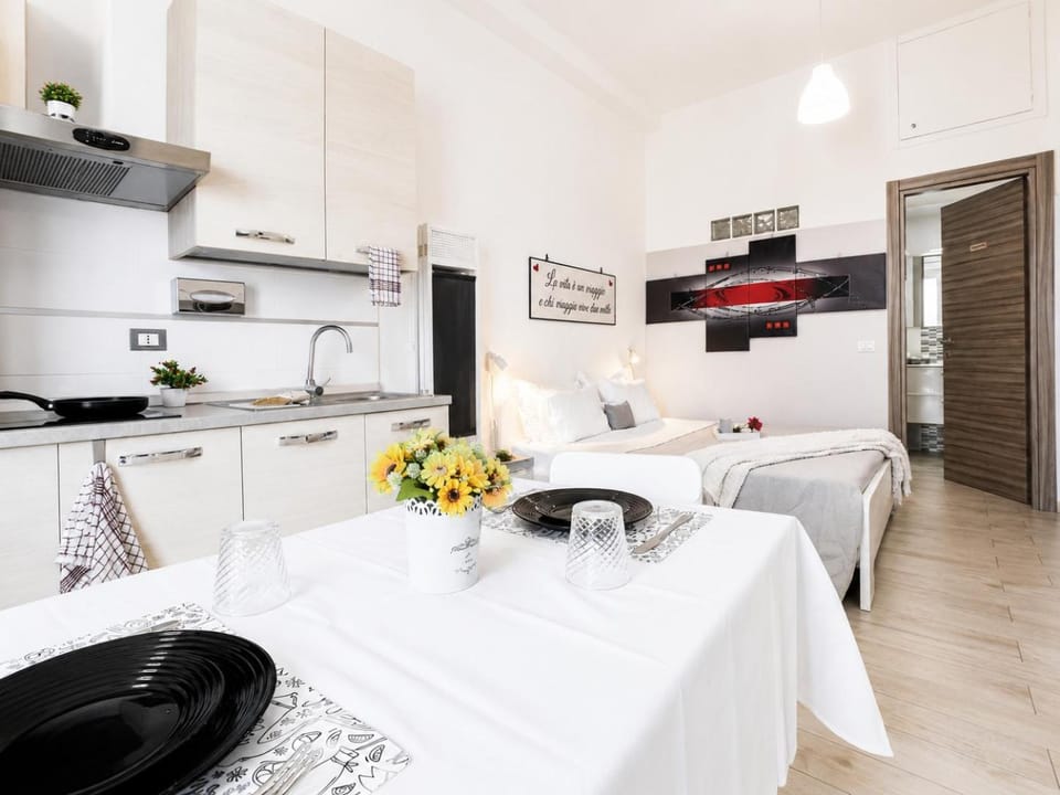 Kitchen or kitchenette, kitchen, kitchen