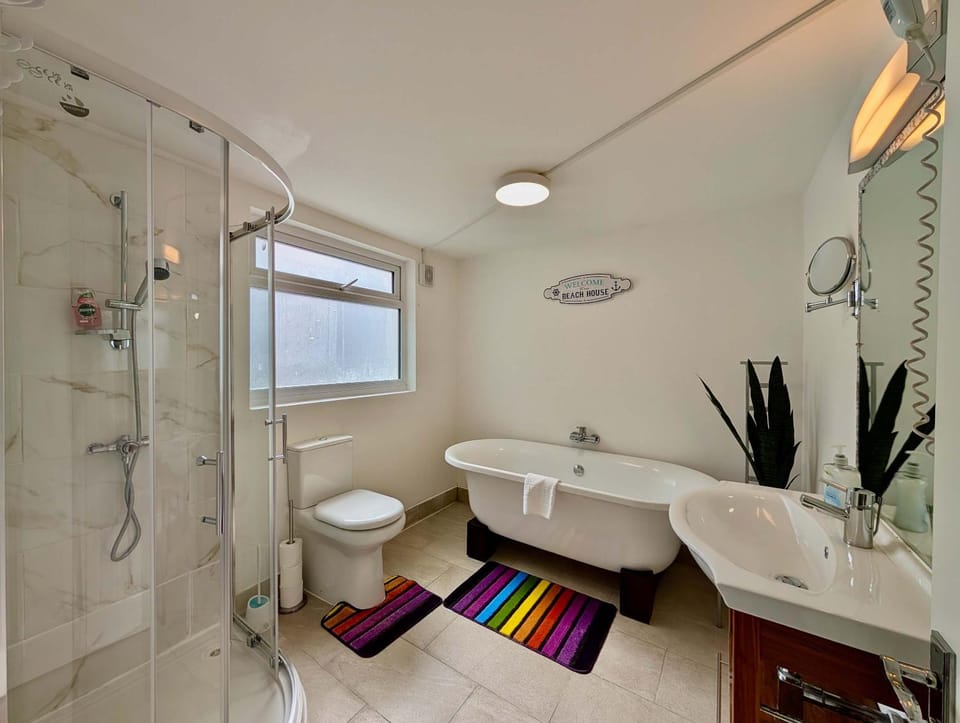 Toilet, Bathroom, Bath, towels